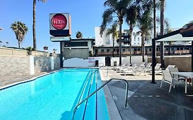 Dixie Hollywood Hotel 3*